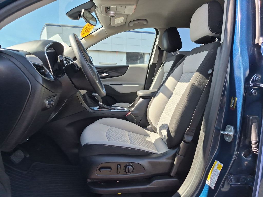 Used 2020 Pacific Blue Metallic Chevrolet LT image 16