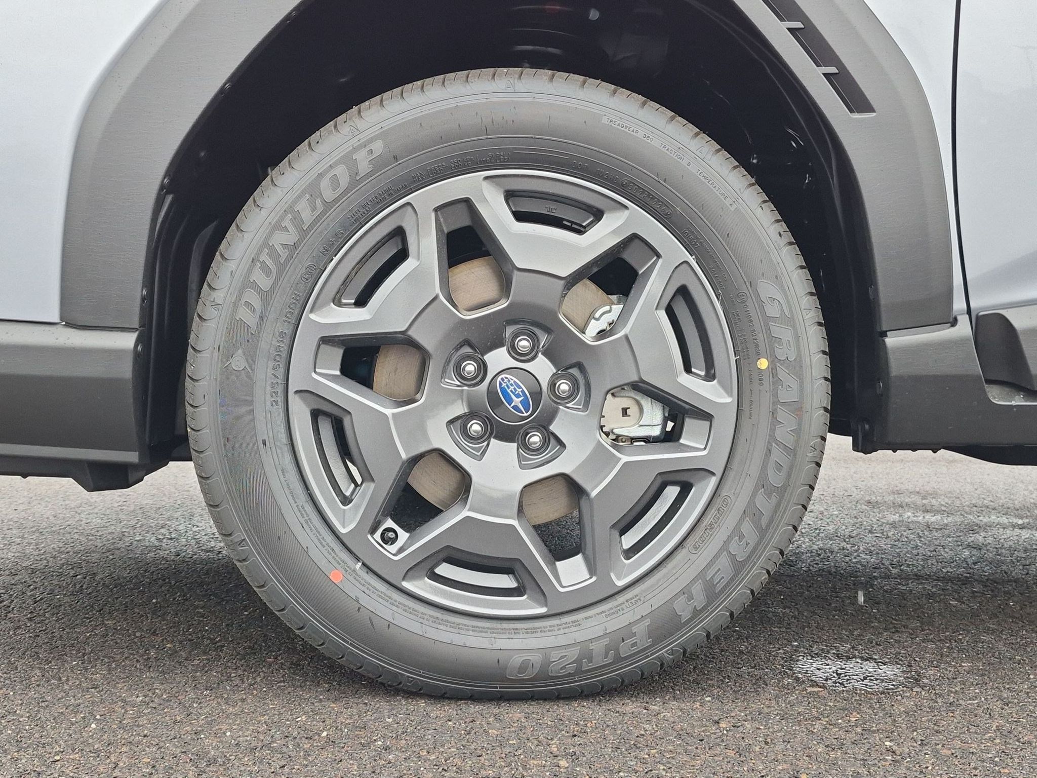 New 2026 Ice Silver Metallic Subaru Premium image 25