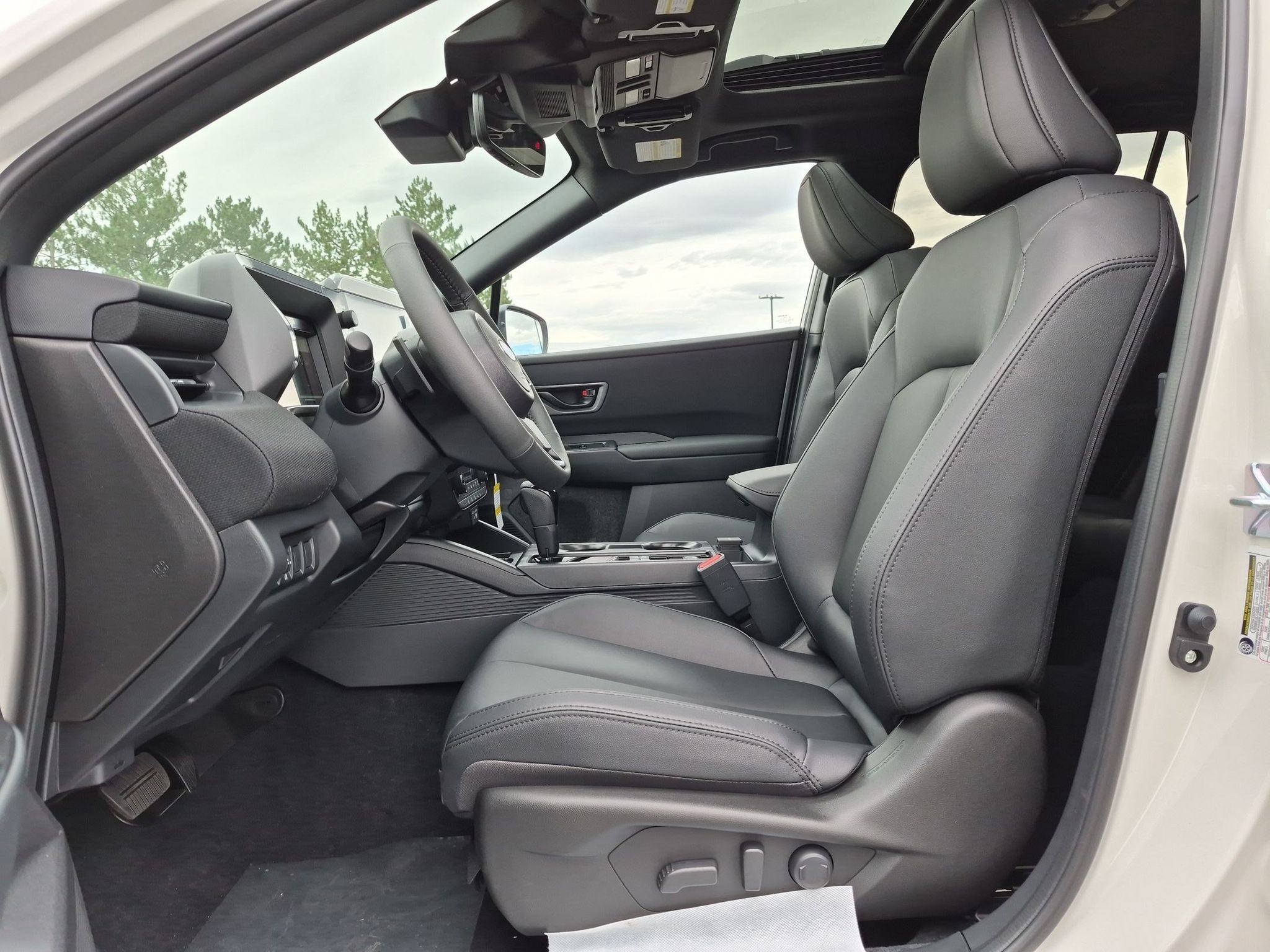 New 2026 Crystal White Pearl Subaru Premium image 17