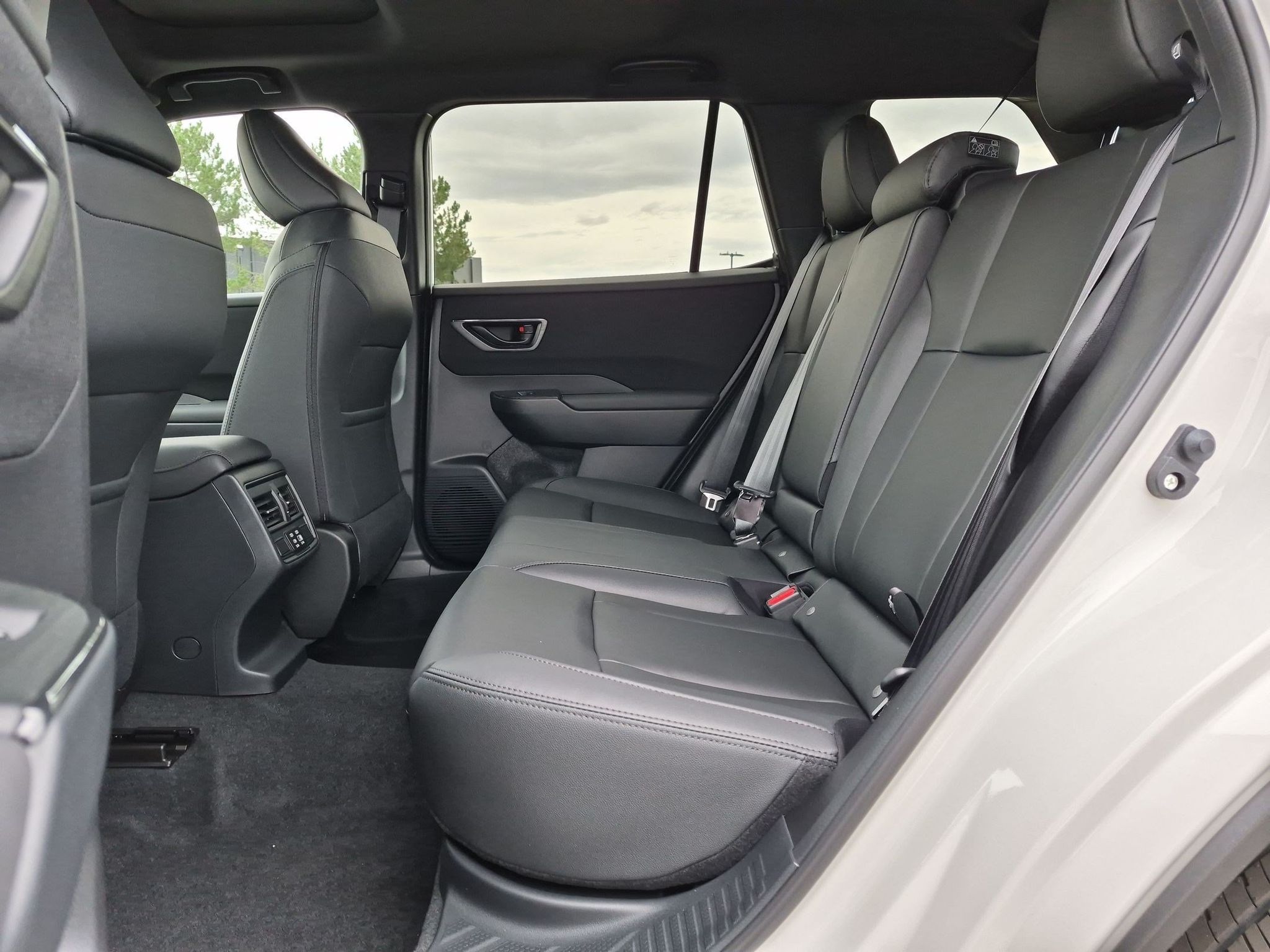 New 2026 Crystal White Pearl Subaru Premium image 20