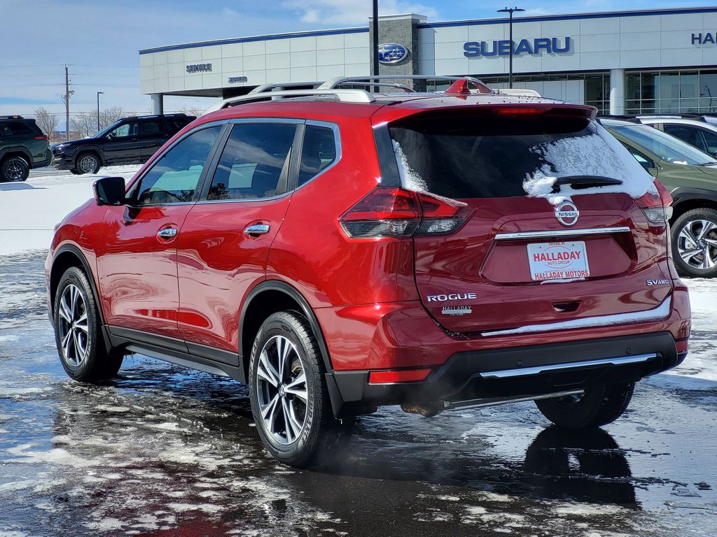 Used 2020 Scarlet Ember Tintcoat Nissan SV image 4