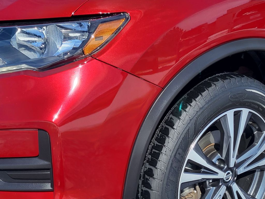 Used 2020 Scarlet Ember Tintcoat Nissan SV image 5