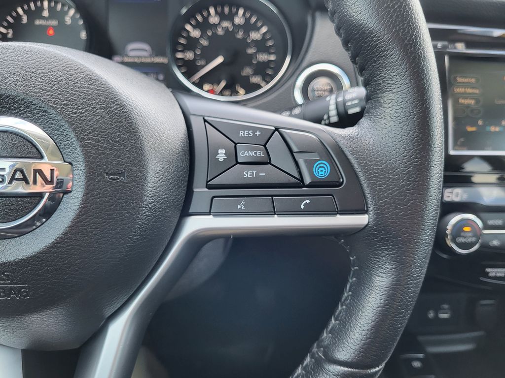 Used 2020 Scarlet Ember Tintcoat Nissan SV image 13
