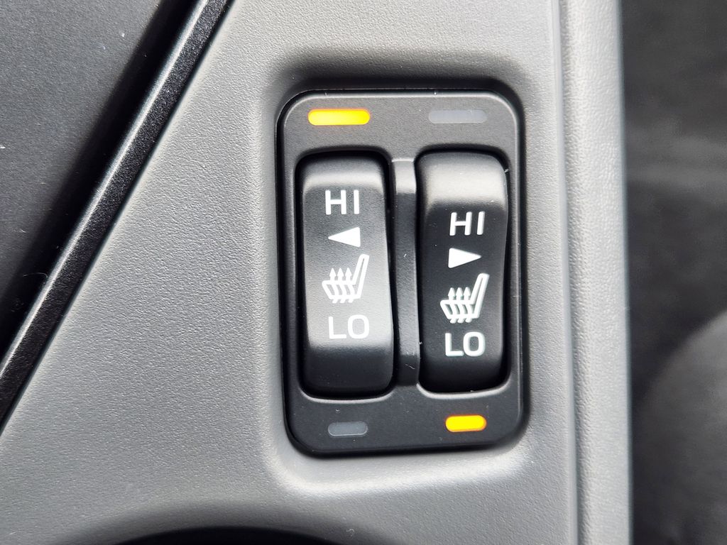 New 2026 Crystal White Pearl Subaru Premium image 22