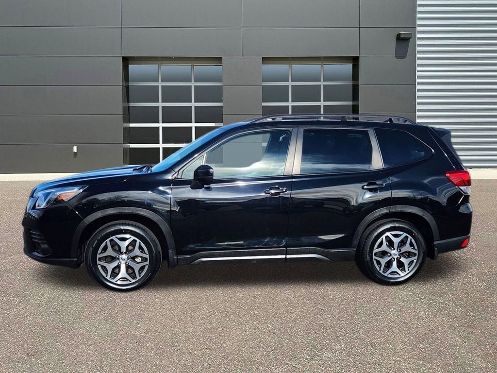 Certified Used 2023 Crystal Black Silica Subaru Premium image 2