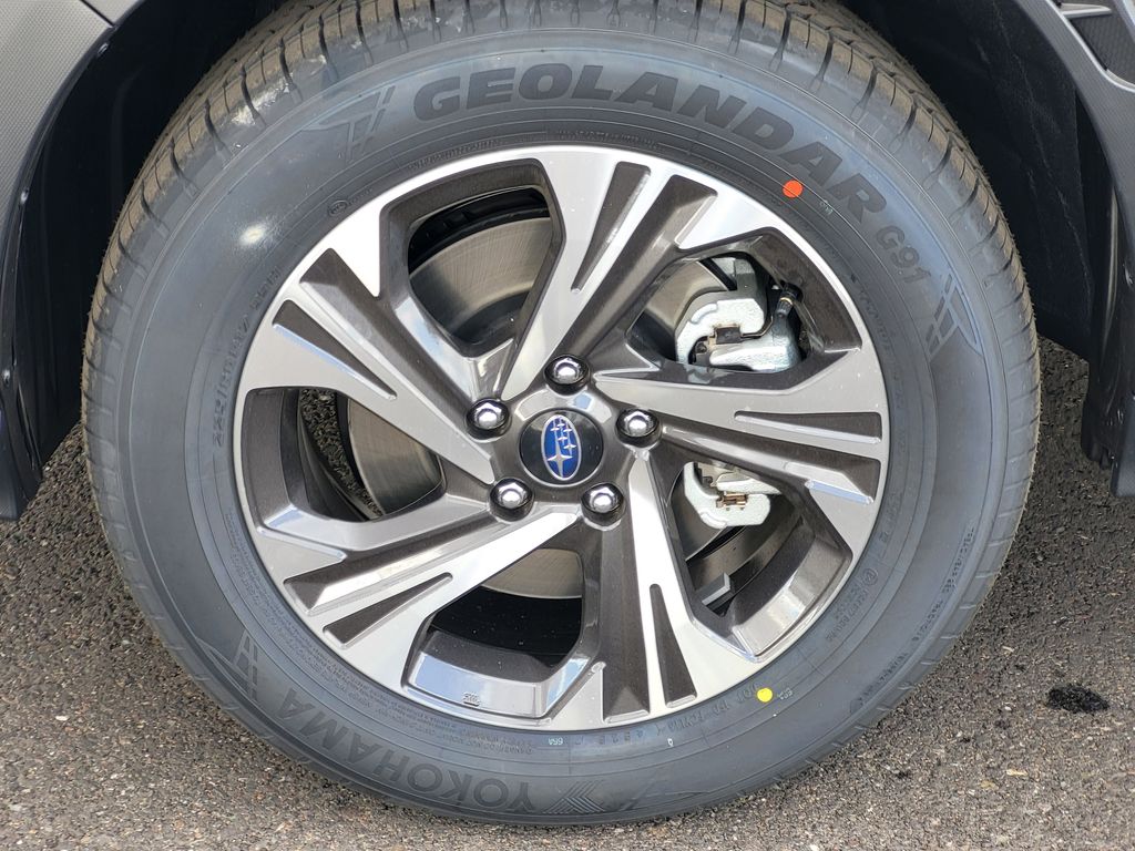 New 2026 Magnetite Gray Metallic/Crystal Black Silica Subaru Premium image 7