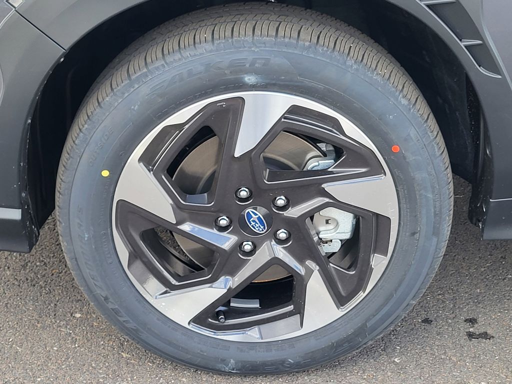 New 2026 Magnetite Gray Metallic/Crystal Black Silica Subaru Limited image 7