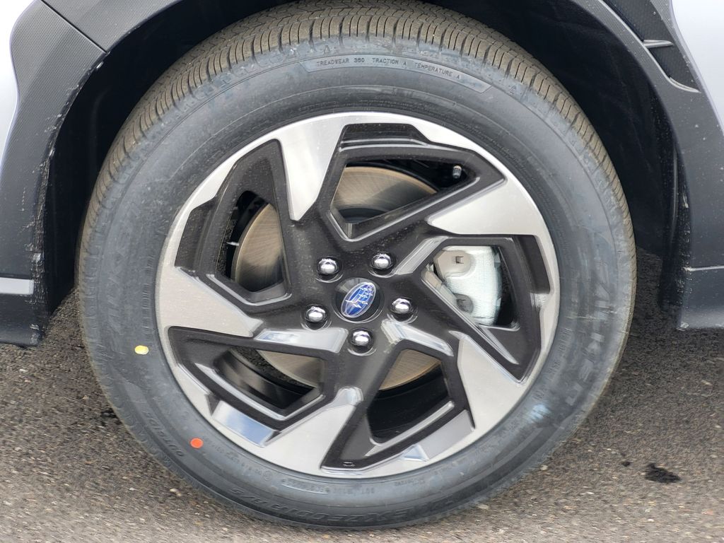 New 2026 Ice Silver Metallic Subaru Limited image 7