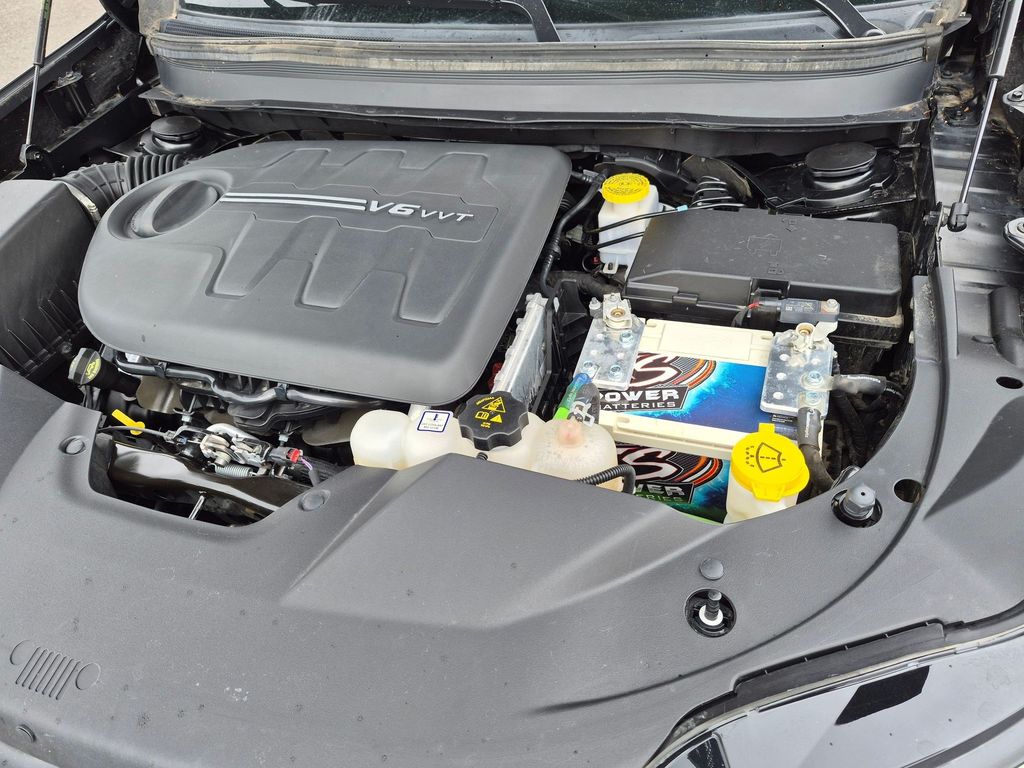 Used 2020 Diamond Black Crystal Pearlcoat Jeep Trailhawk image 23