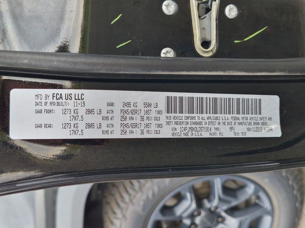 Used 2020 Diamond Black Crystal Pearlcoat Jeep Trailhawk image 25