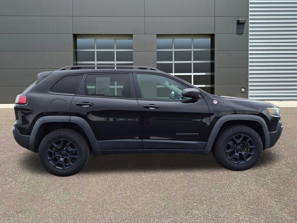 Used 2020 Diamond Black Crystal Pearlcoat Jeep Trailhawk image 4