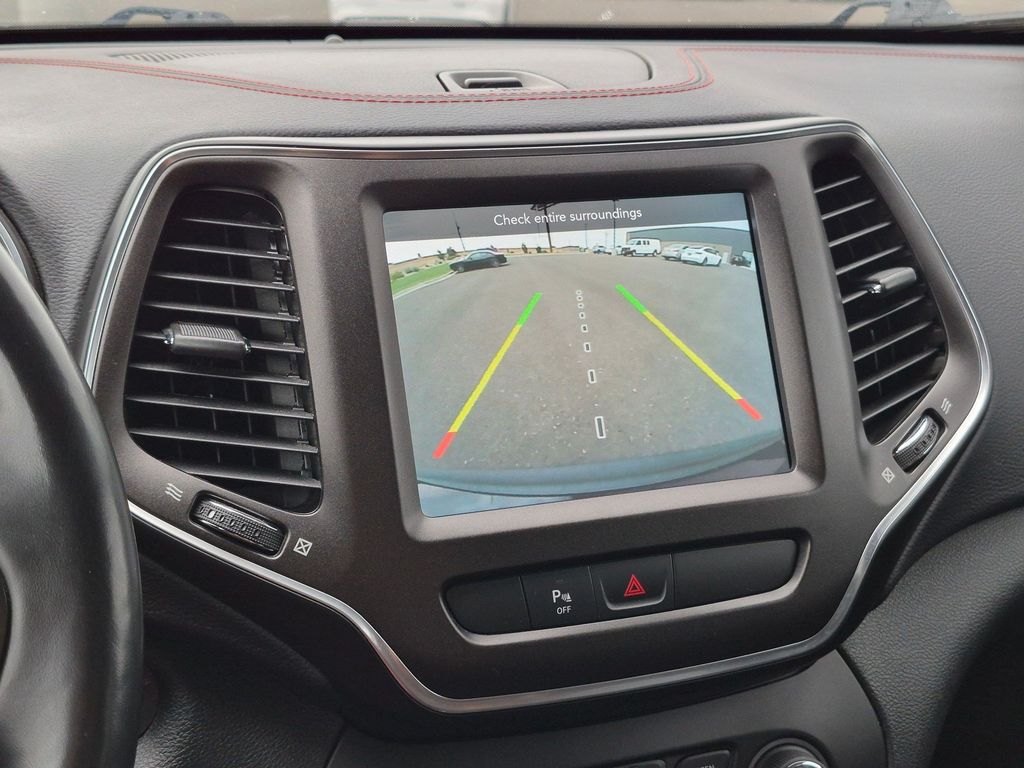 Used 2020 Diamond Black Crystal Pearlcoat Jeep Trailhawk image 14
