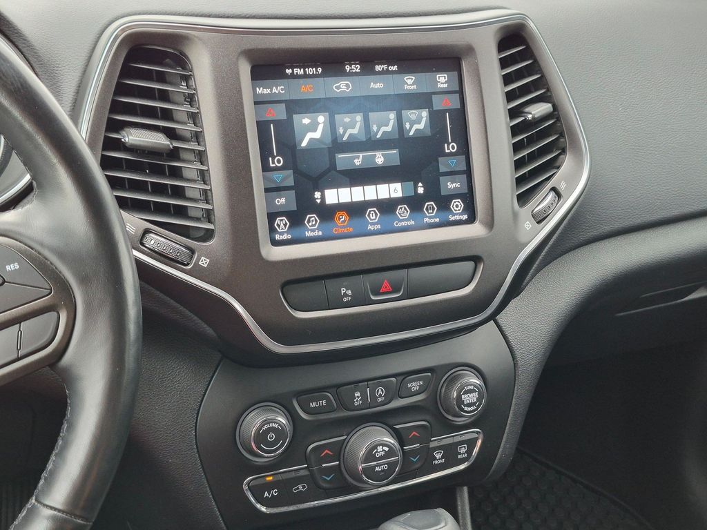Used 2020 Diamond Black Crystal Pearlcoat Jeep Trailhawk image 15