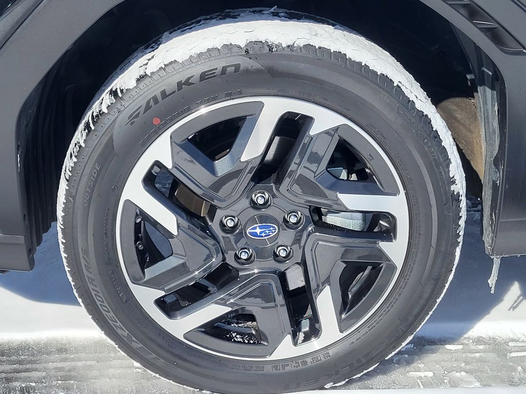 Certified Used 2025 Crystal Black Silica Subaru Limited image 7