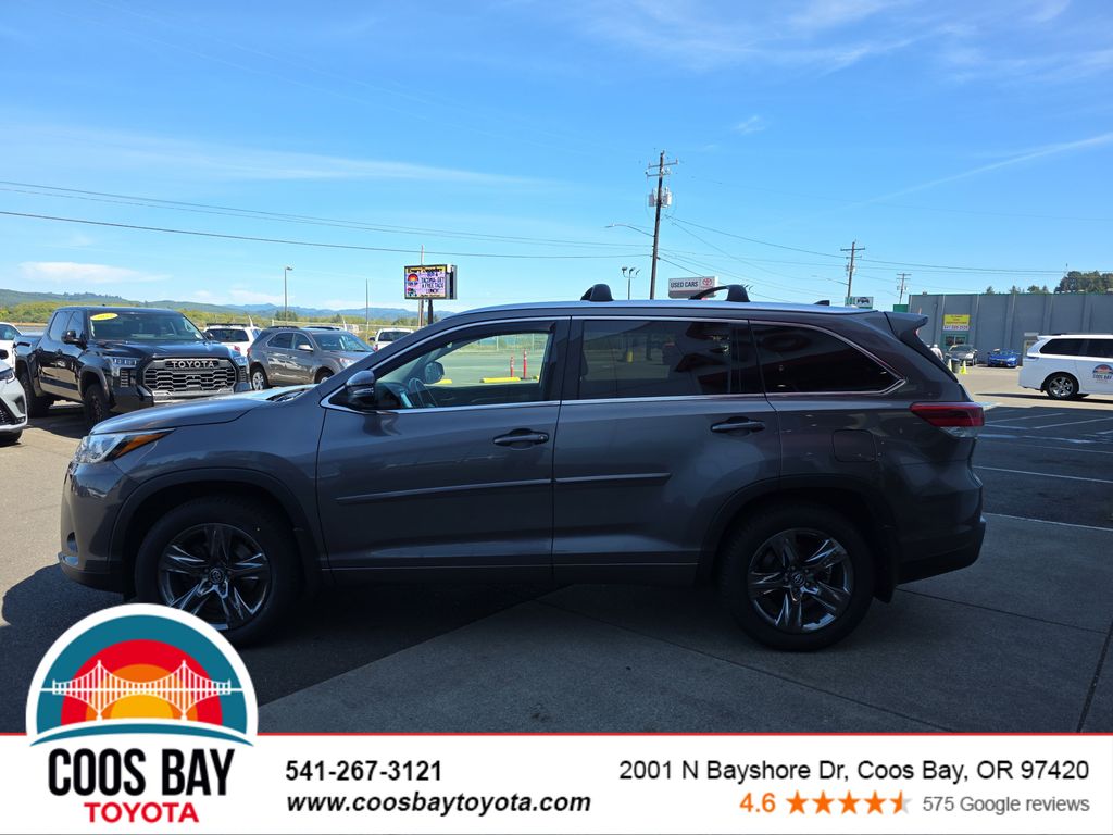 used 2017 Toyota Highlander car, priced at $29,981
