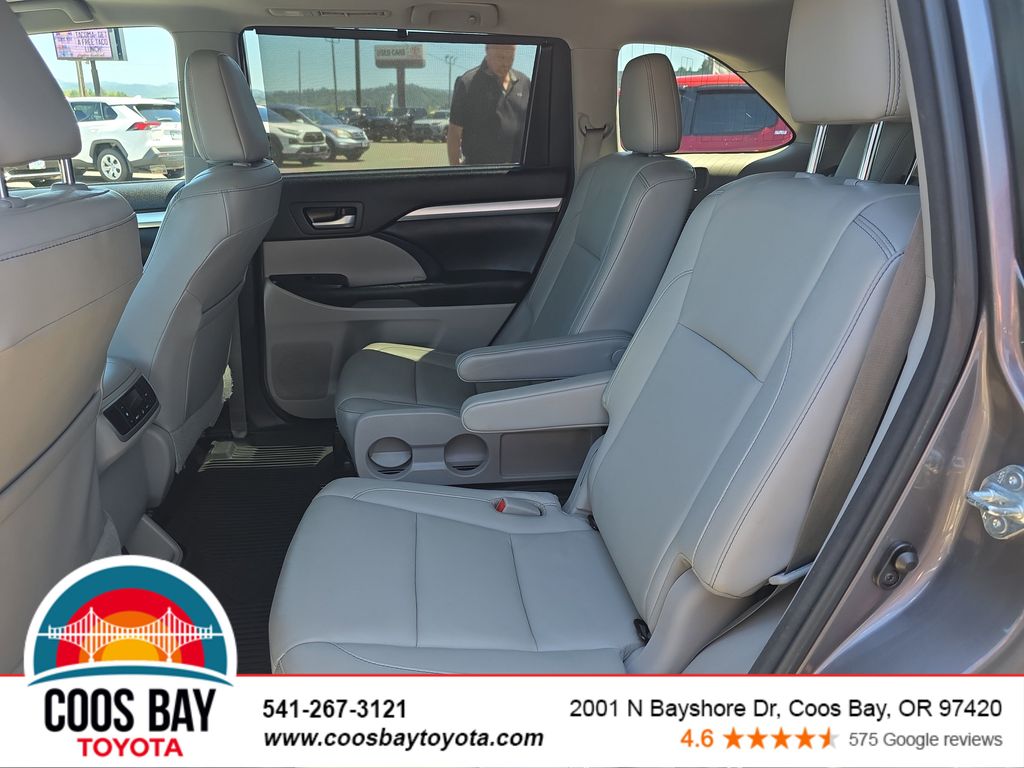used 2018 Toyota Highlander car, priced at $27,992