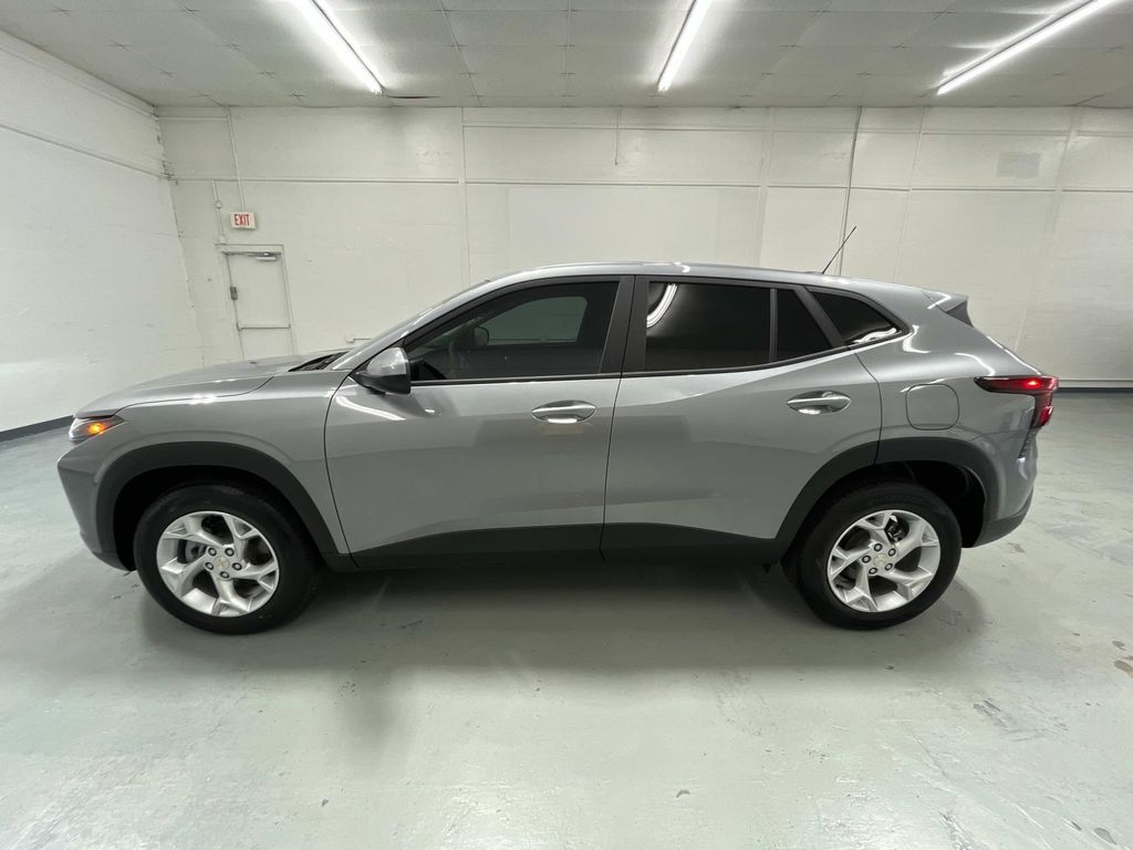 new 2025 Chevrolet Trax car, priced at $22,222
