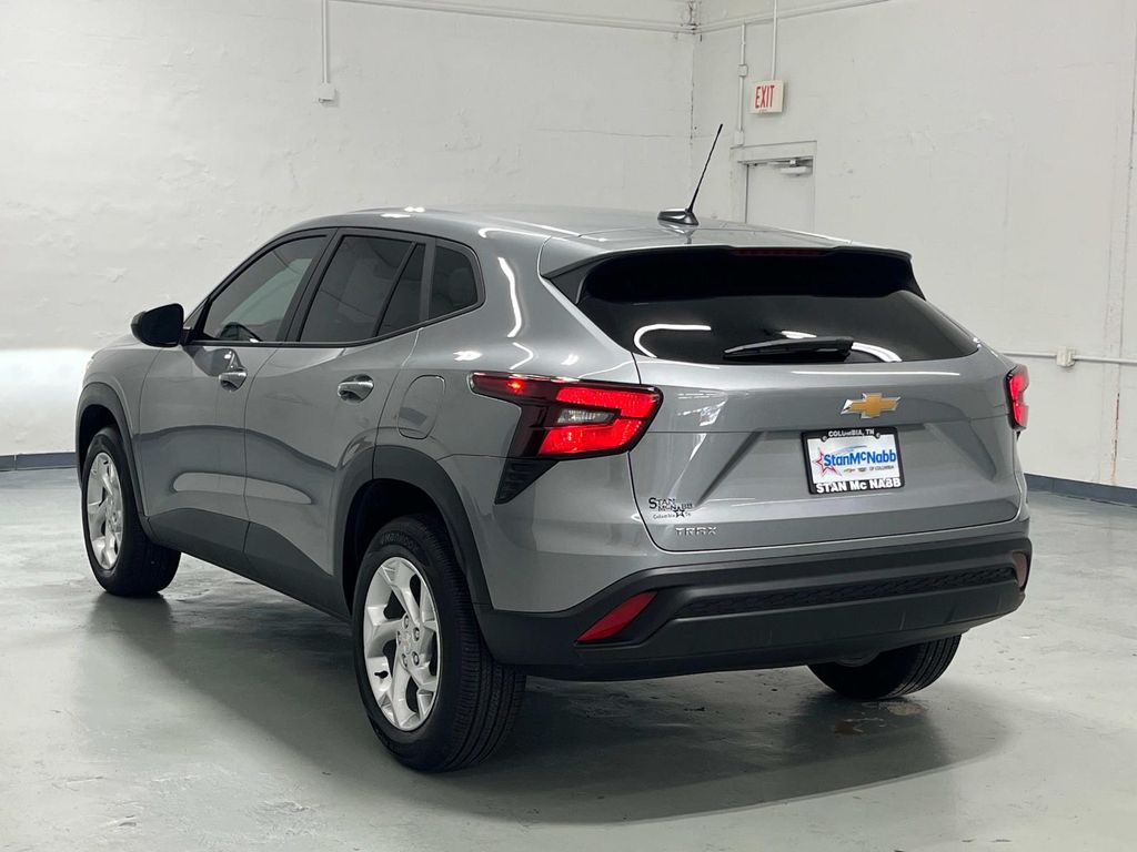new 2025 Chevrolet Trax car, priced at $22,222
