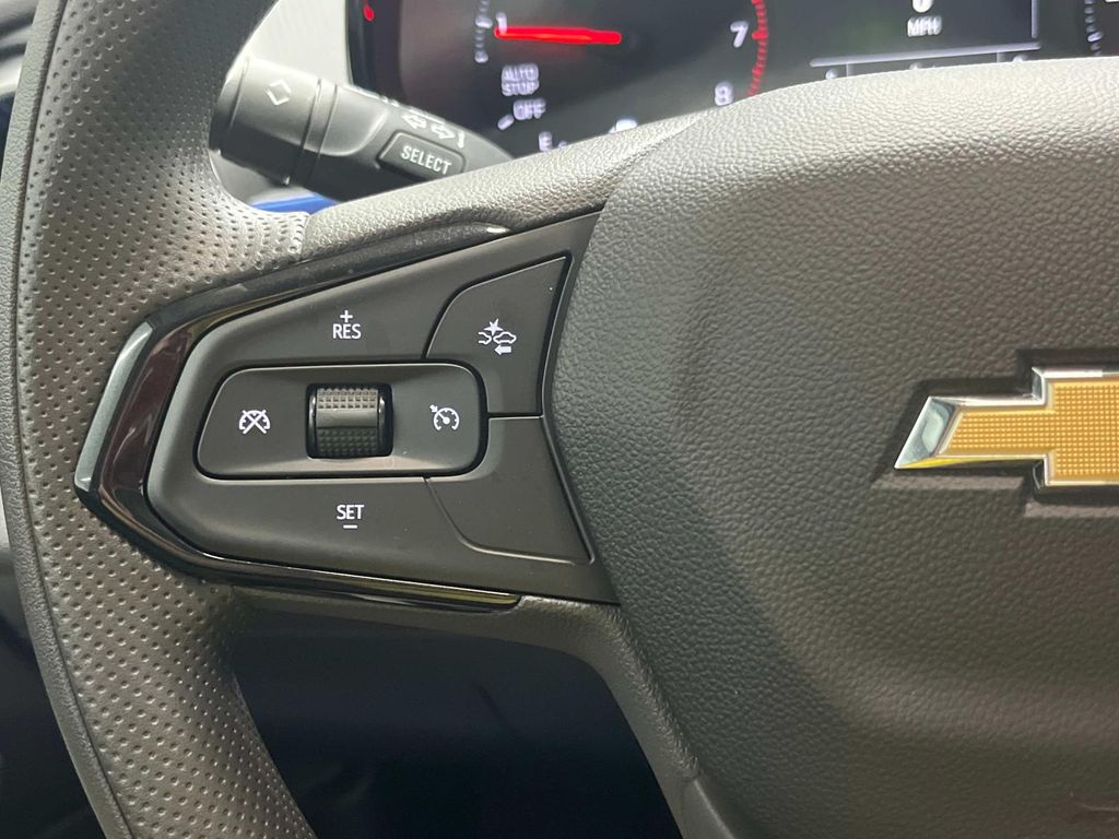 new 2025 Chevrolet Trax car, priced at $22,222