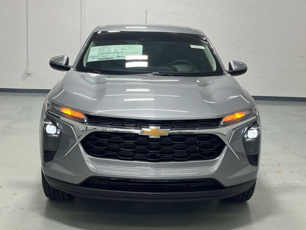 new 2025 Chevrolet Trax car, priced at $22,222