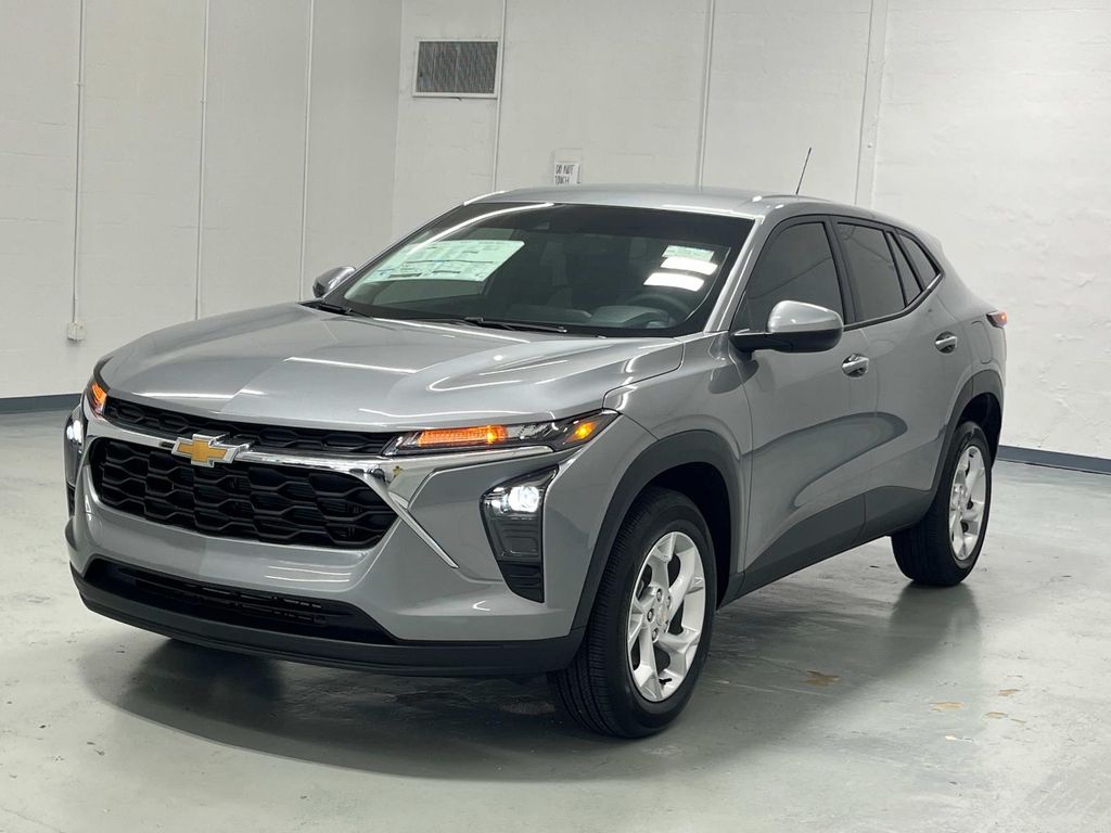 new 2025 Chevrolet Trax car, priced at $22,222