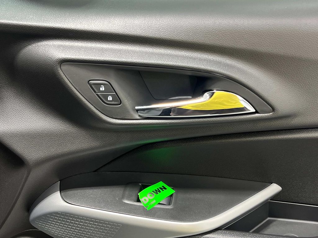 new 2025 Chevrolet Trax car, priced at $22,222