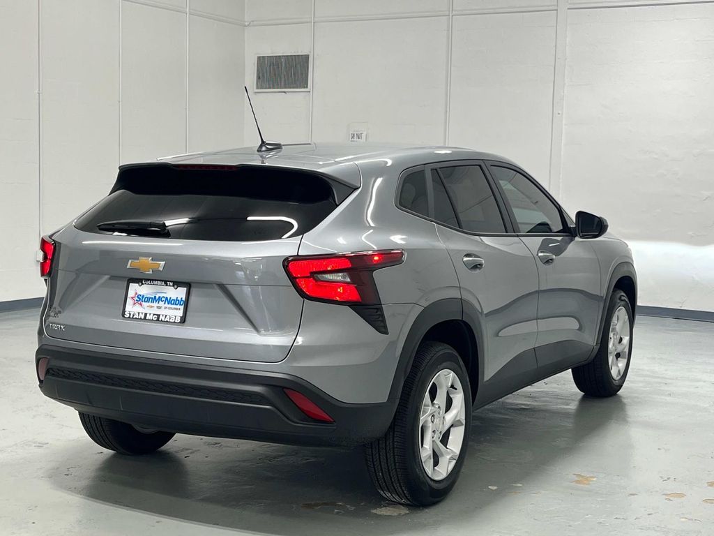 new 2025 Chevrolet Trax car, priced at $22,222