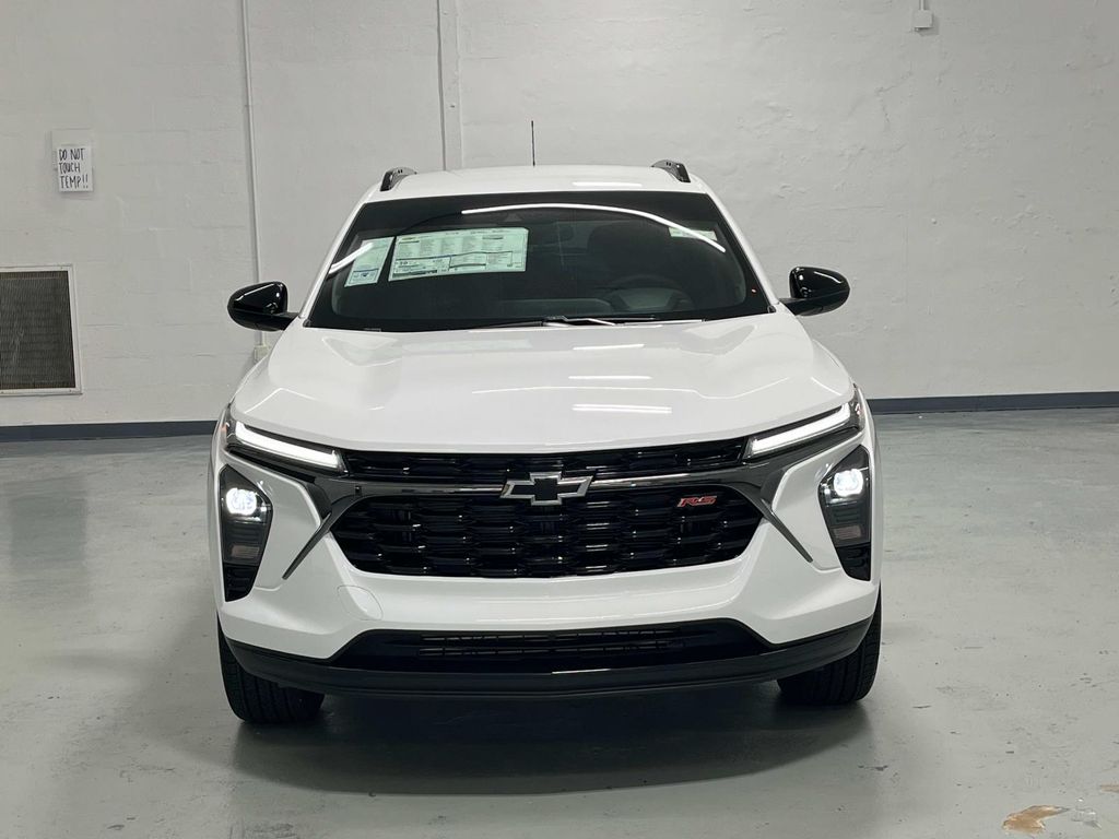 new 2025 Chevrolet Trax car, priced at $25,500
