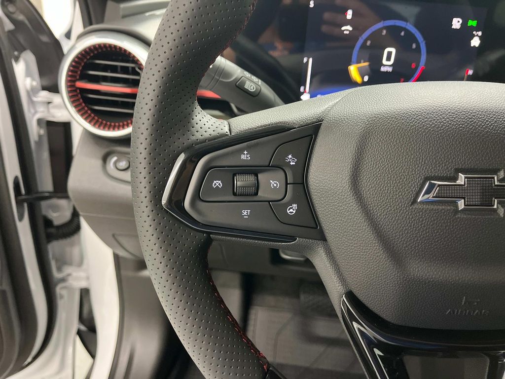 new 2025 Chevrolet Trax car, priced at $25,500