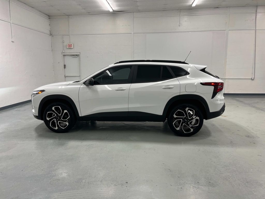 new 2025 Chevrolet Trax car, priced at $25,500