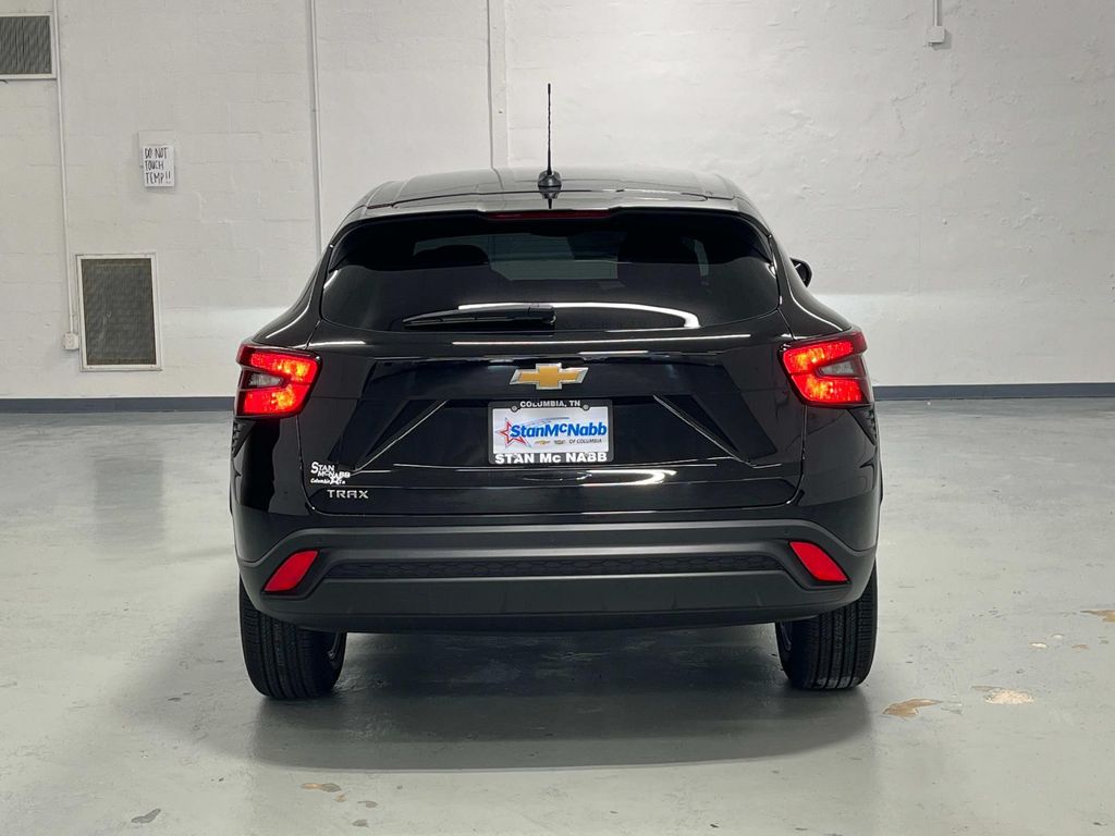 new 2025 Chevrolet Trax car, priced at $22,999