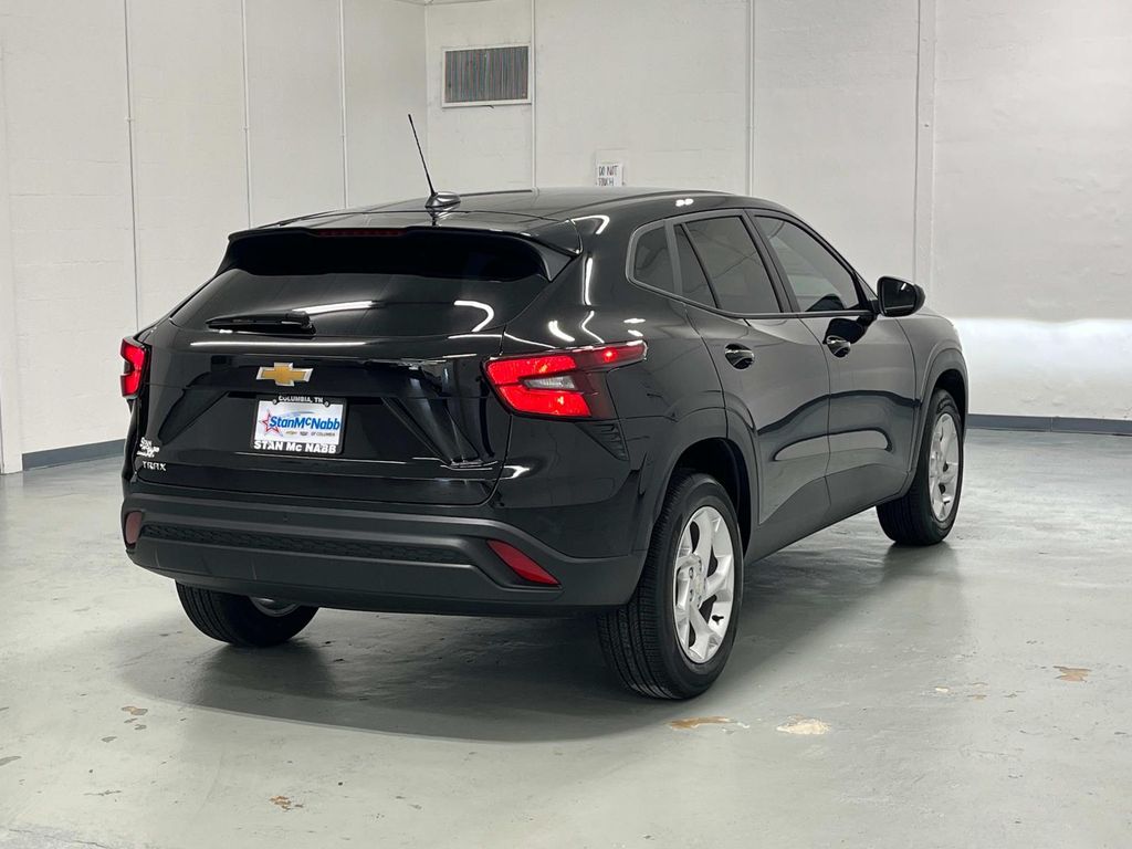 new 2025 Chevrolet Trax car, priced at $22,999
