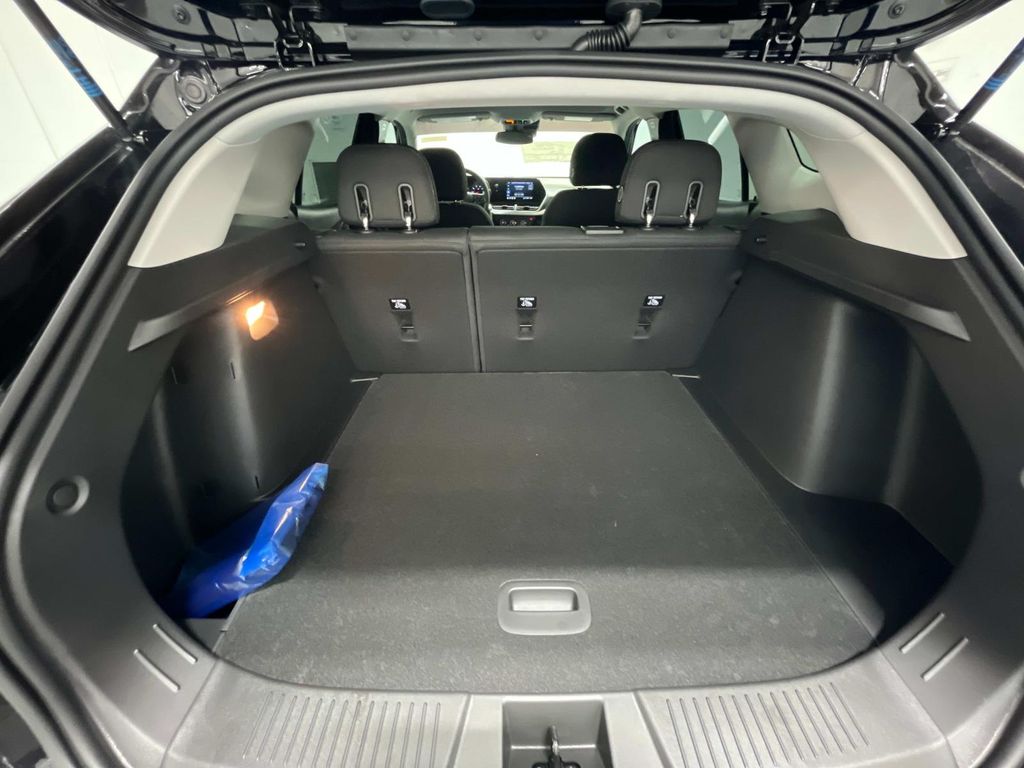 new 2025 Chevrolet Trax car, priced at $22,999