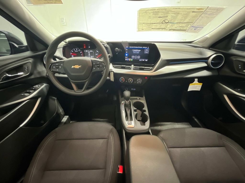 new 2025 Chevrolet Trax car, priced at $22,999