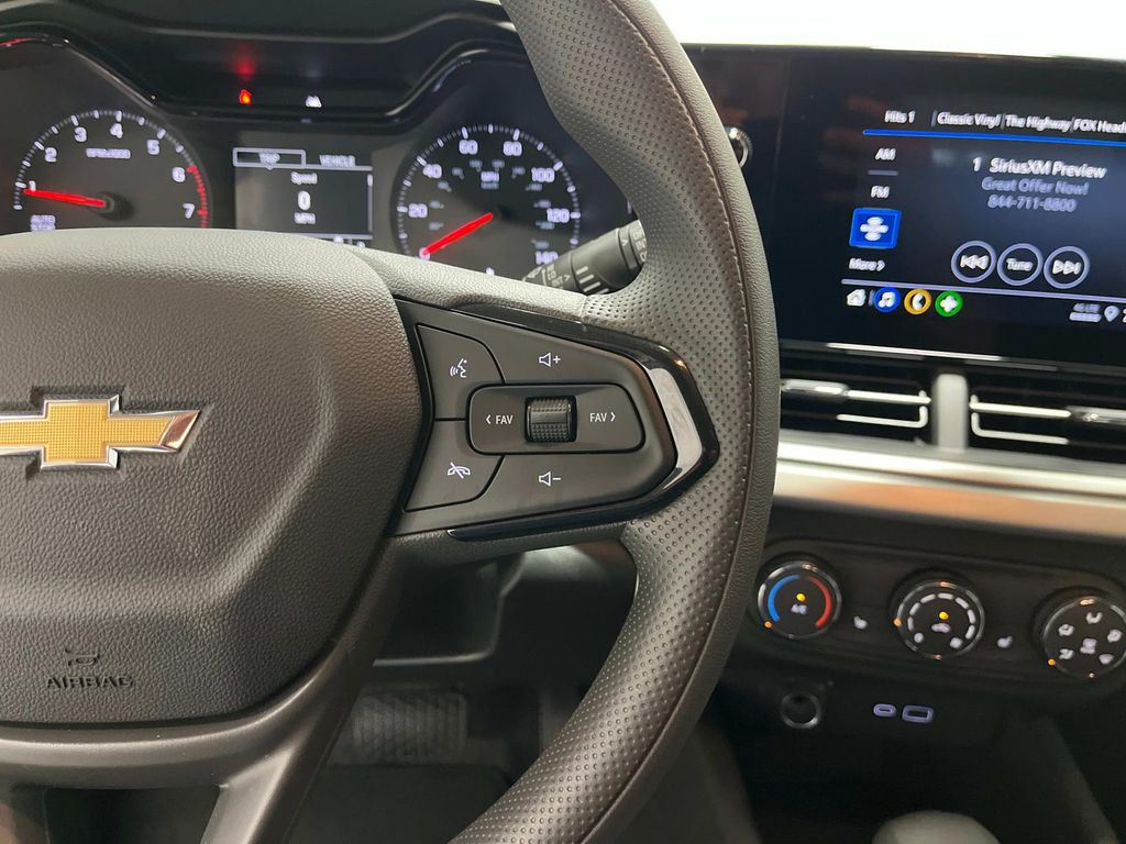 new 2025 Chevrolet Trax car, priced at $22,999
