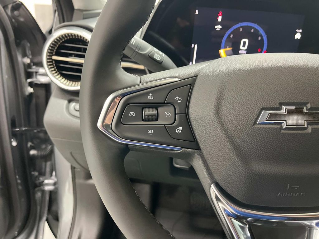 new 2025 Chevrolet Trax car, priced at $26,955
