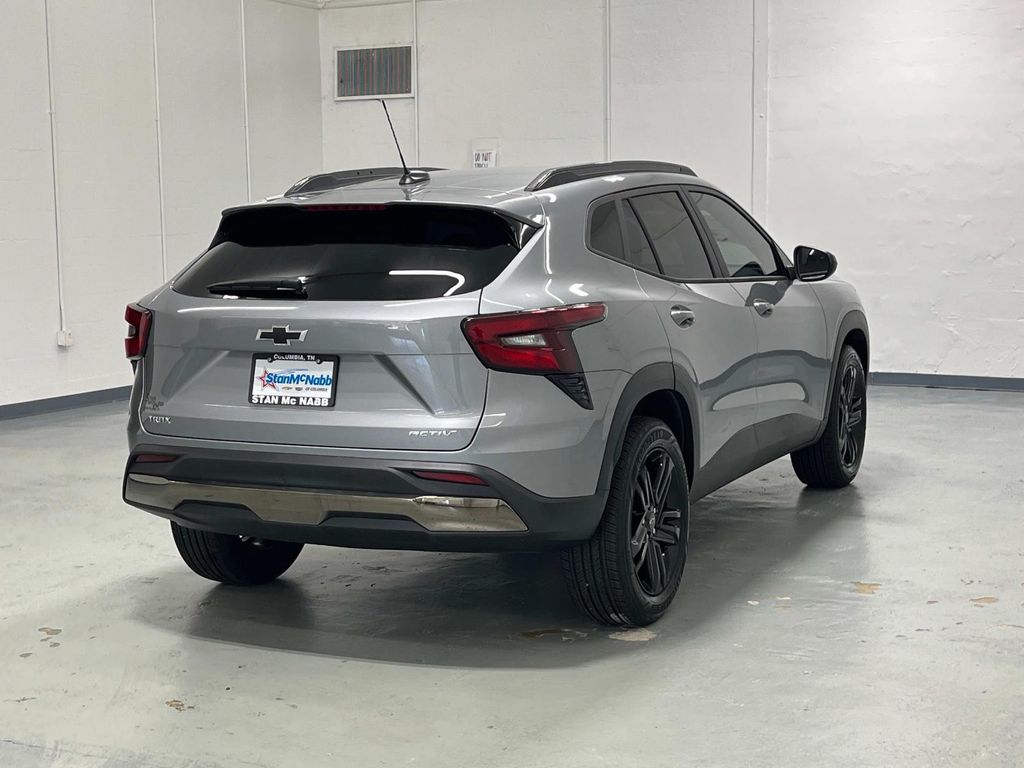 new 2025 Chevrolet Trax car, priced at $26,955