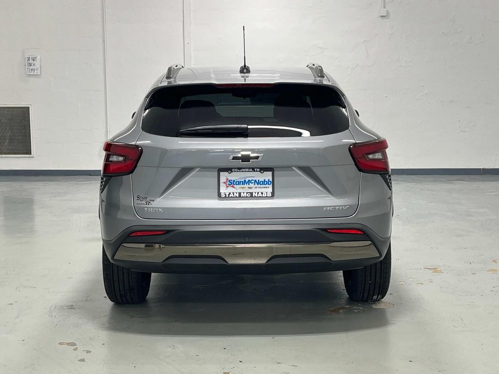 new 2025 Chevrolet Trax car, priced at $26,955