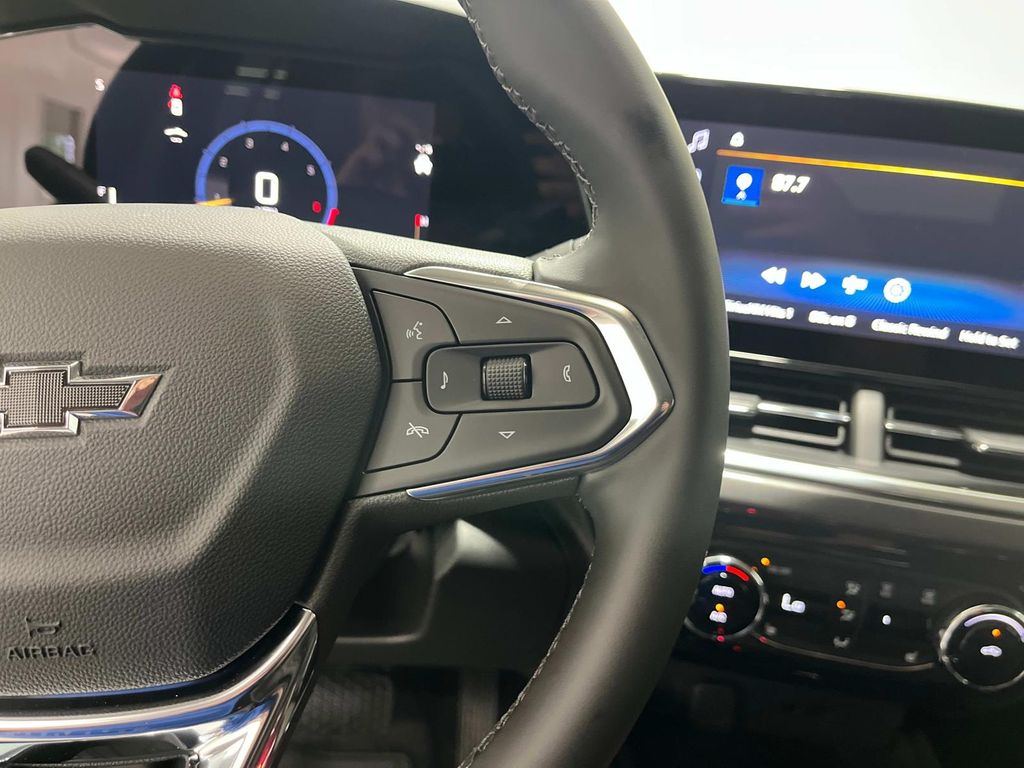 new 2025 Chevrolet Trax car, priced at $26,955