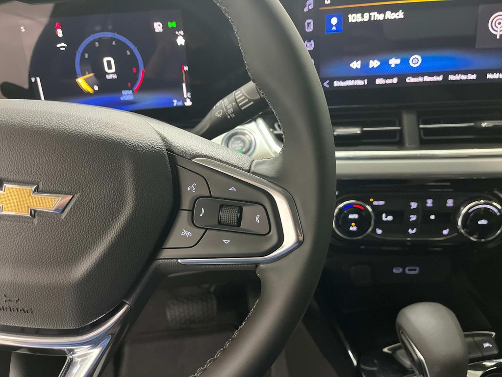 new 2025 Chevrolet Trax car, priced at $24,785