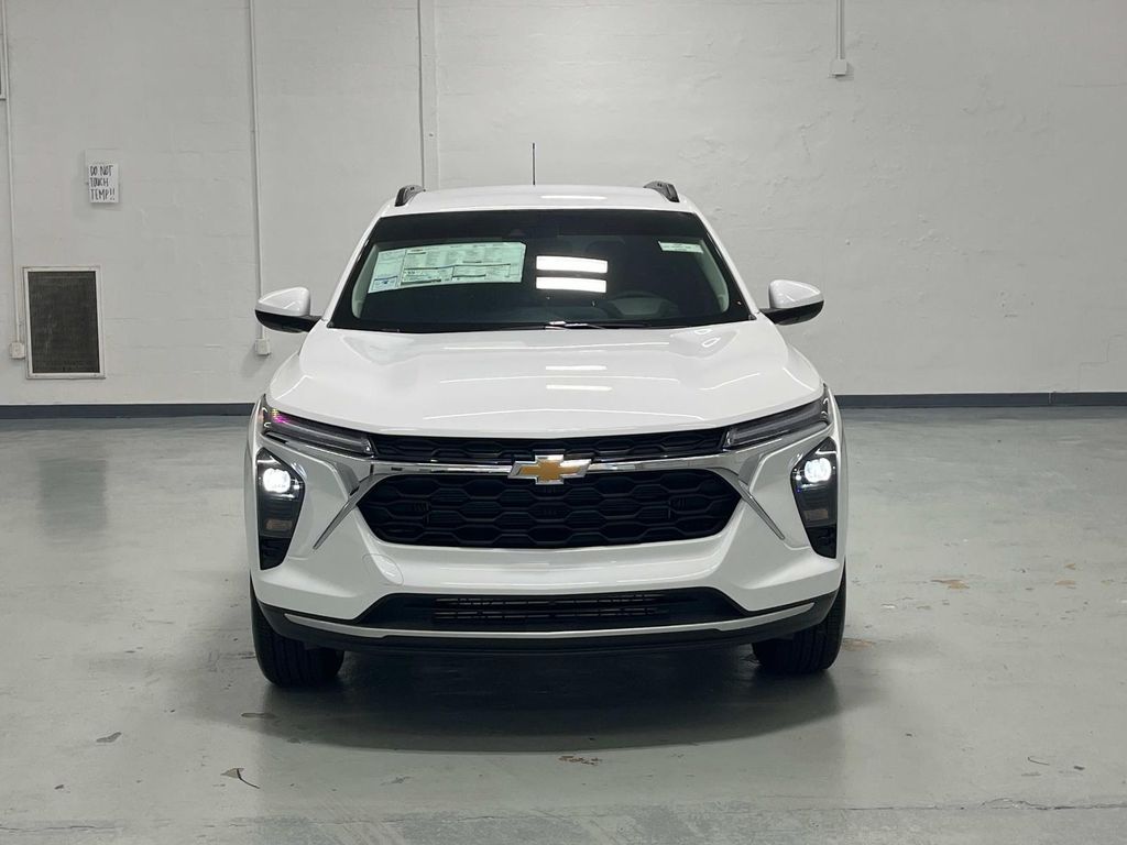 new 2025 Chevrolet Trax car, priced at $24,785