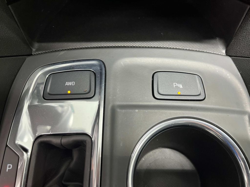 used 2022 Chevrolet Equinox car, priced at $25,989