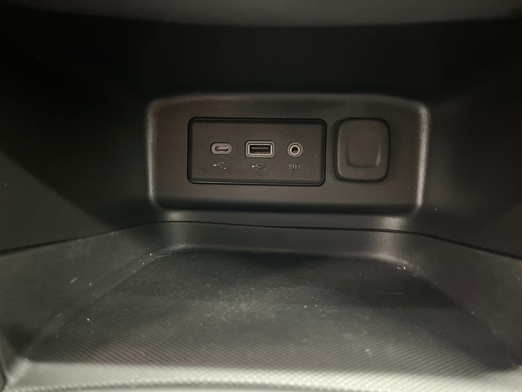 used 2022 Chevrolet Equinox car, priced at $25,989