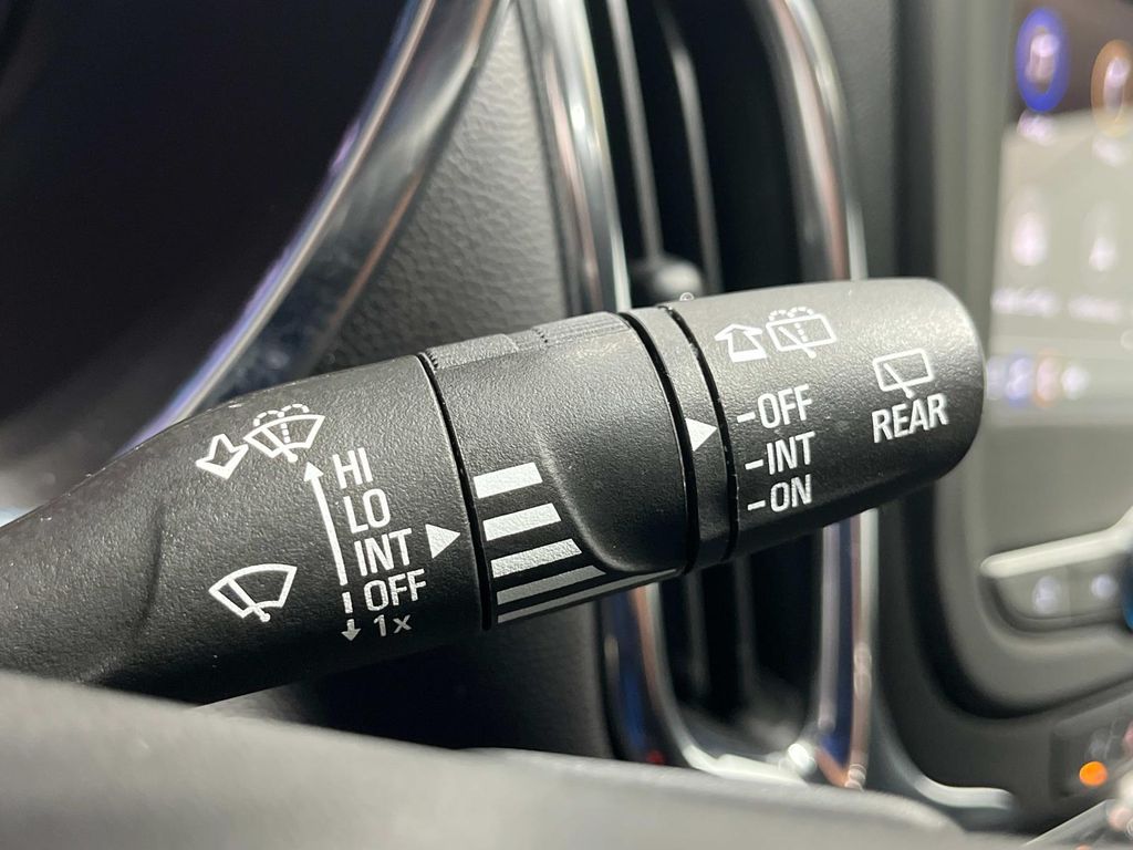 used 2022 Chevrolet Equinox car, priced at $25,989