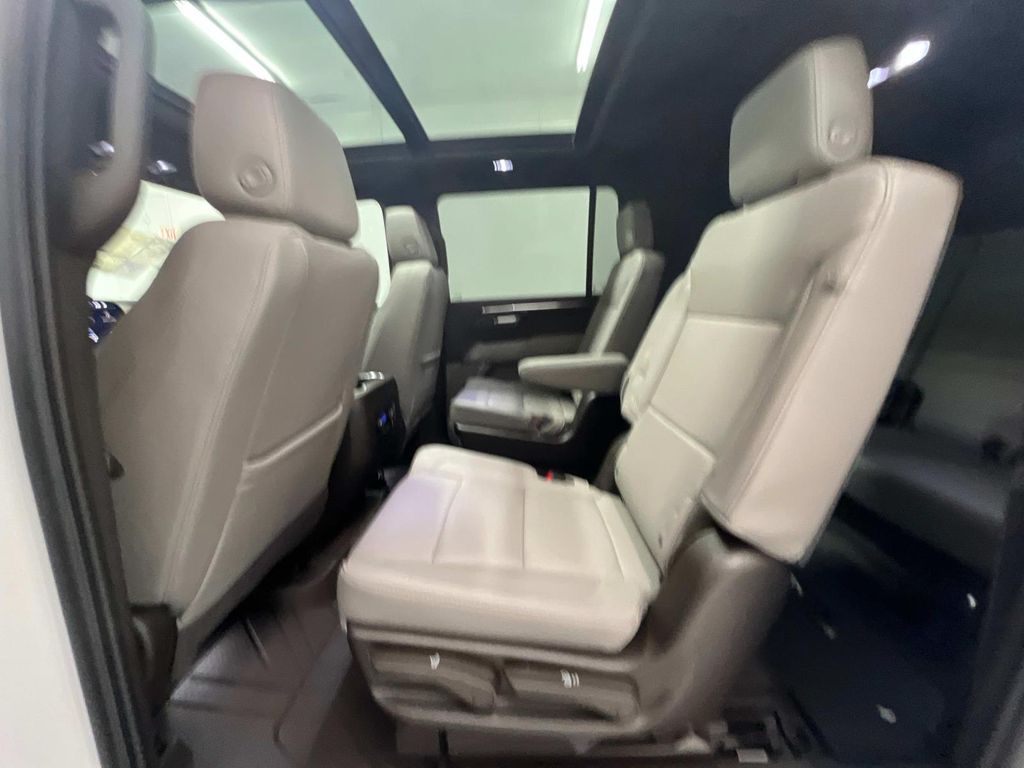 new 2025 Chevrolet Suburban car, priced at $69,999