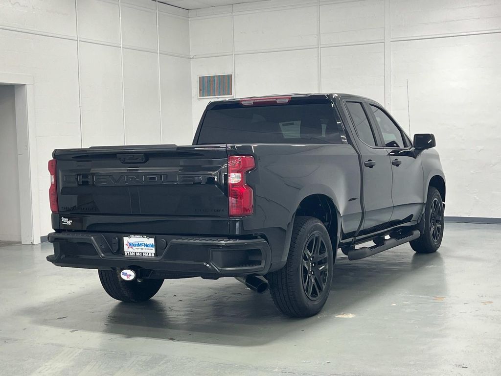 new 2025 Chevrolet Silverado car, priced at $42,498