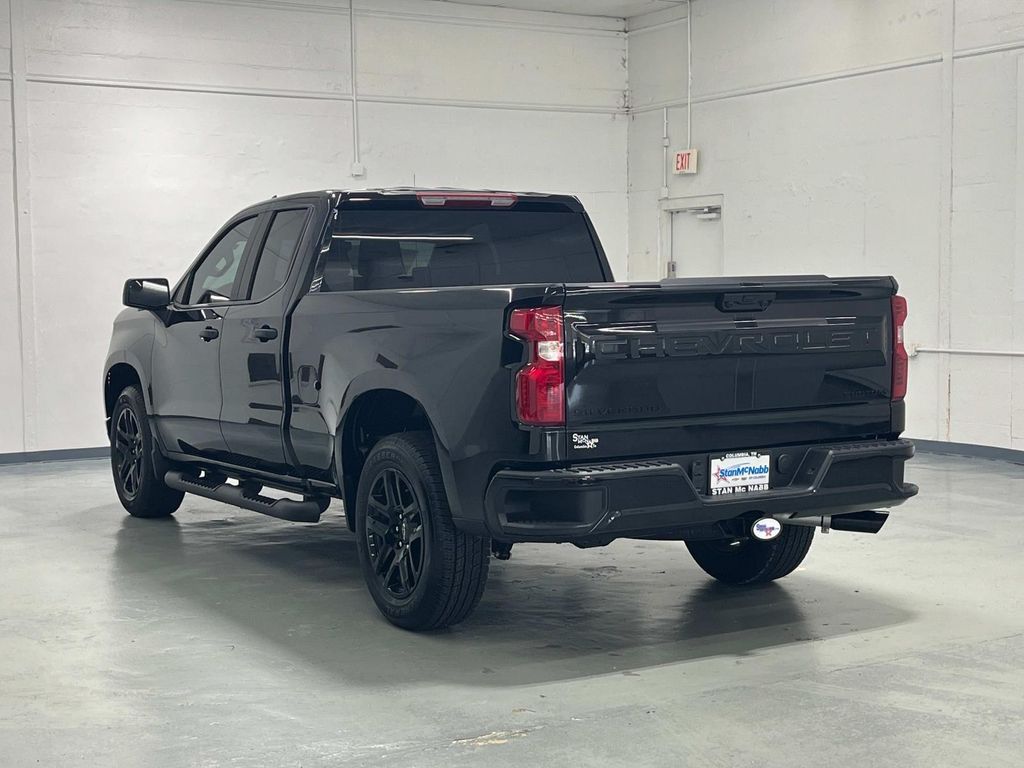 new 2025 Chevrolet Silverado car, priced at $42,498