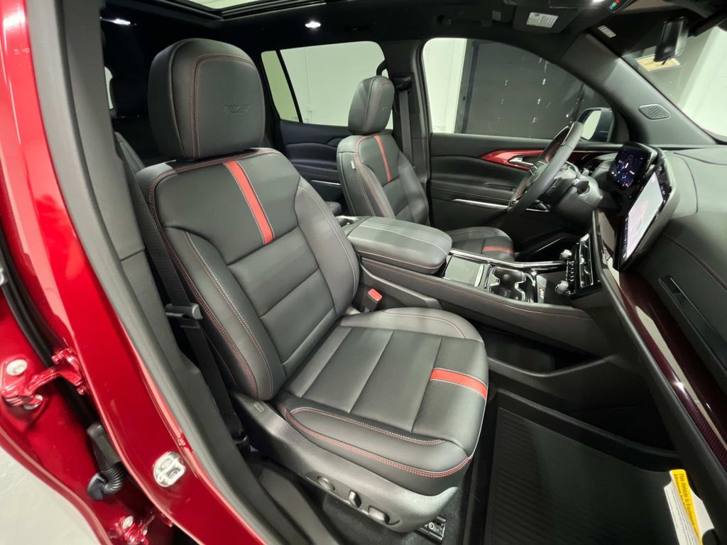 new 2026 Chevrolet Traverse car, priced at $59,936