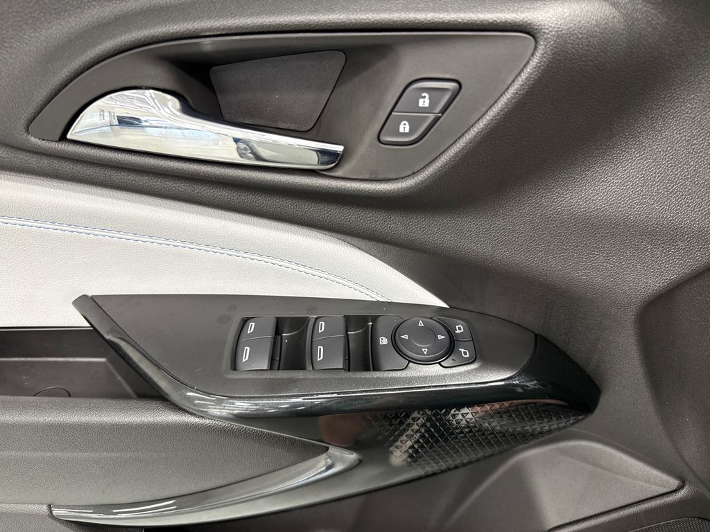 new 2025 Chevrolet Trax car, priced at $24,936