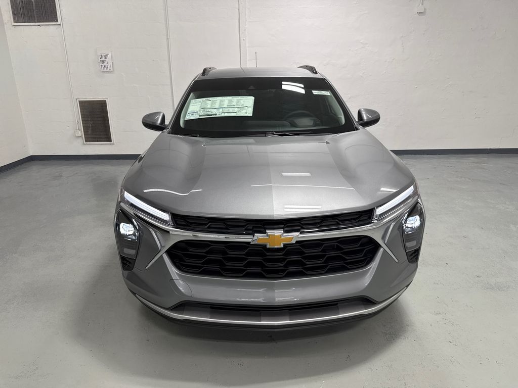 new 2025 Chevrolet Trax car, priced at $24,936